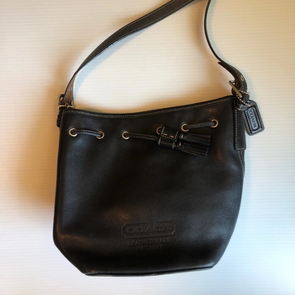 Coach bucket bag crossbody